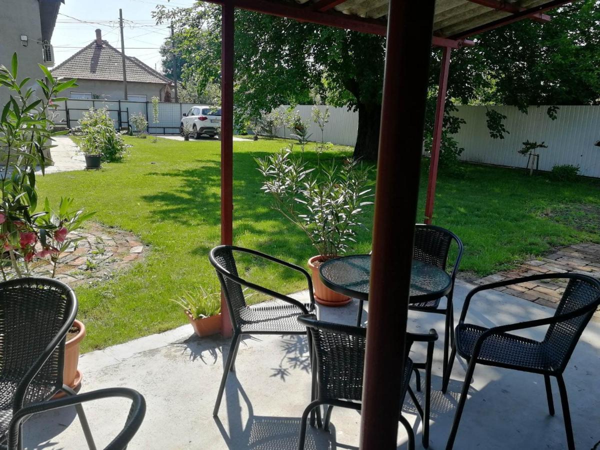 Zsuzsanna Vendeghaz Hotel Gyomaendrőd Exterior foto